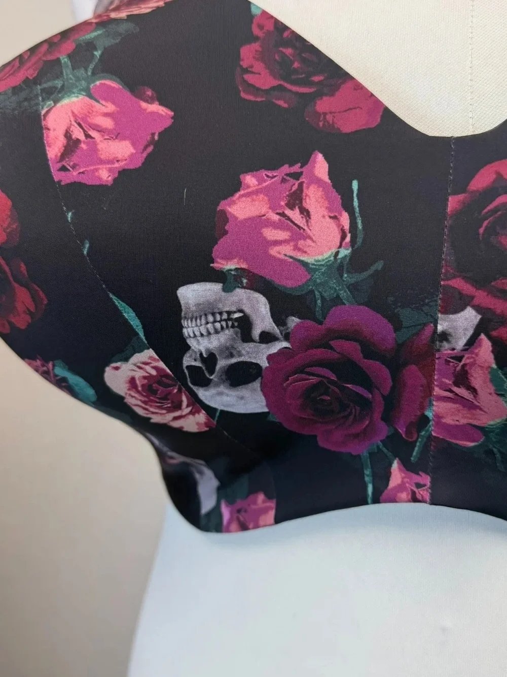 Torrid Black Floral Skull Wire Free Bra - New! - Size 46DDD